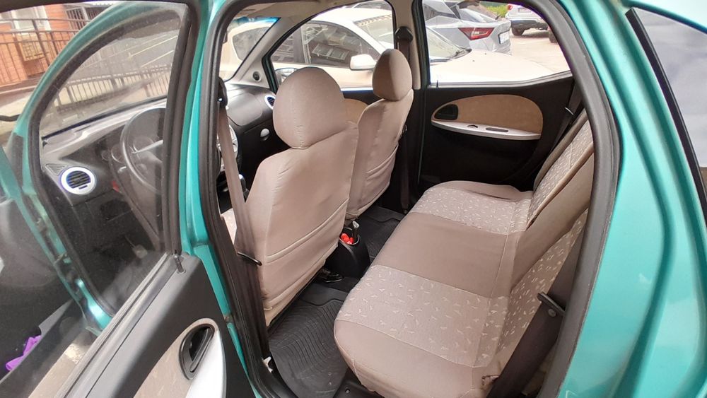 Продам компактний автомобіль Чана Бенні
