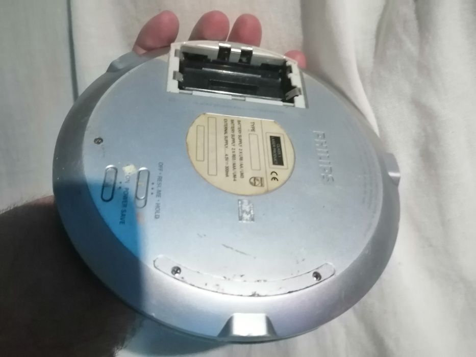 Leitor de CD com vários CDS incluidos