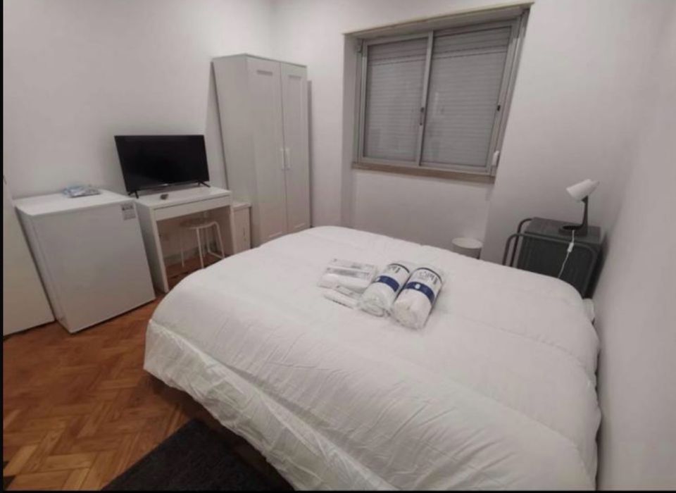 Quarto casal cacem despesas incluidas proxima a estacao