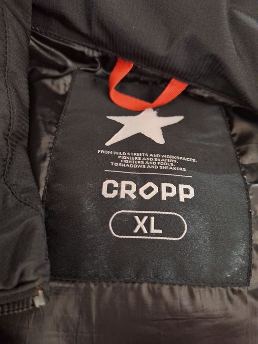 Męska kurtka puchowa marki Cropp