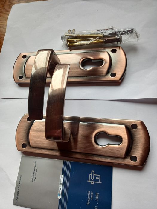 Ручки дверные Apecs