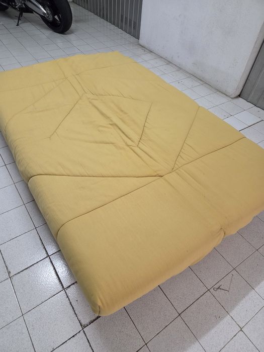 Sofá-cama casal em bom estado