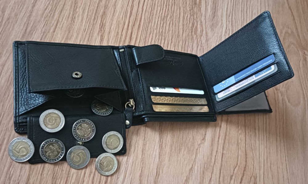 Nowy portfel męski ze skóry naturalnej Peterson+brelok i pudełko.