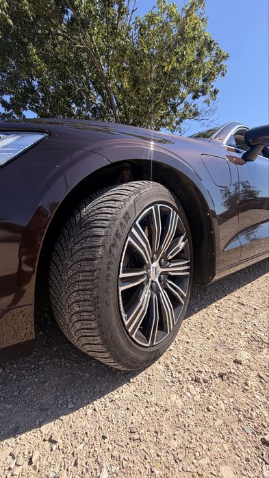 volvo v60 com todos os opciones disponiveis