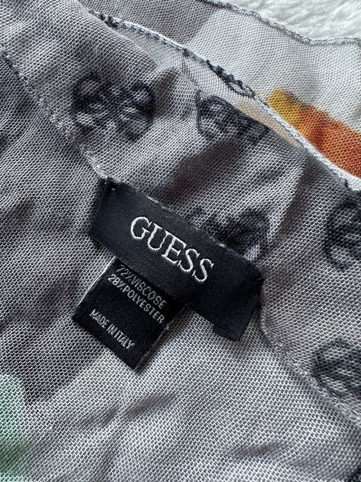 Lenço / cachecol com estampa Guess