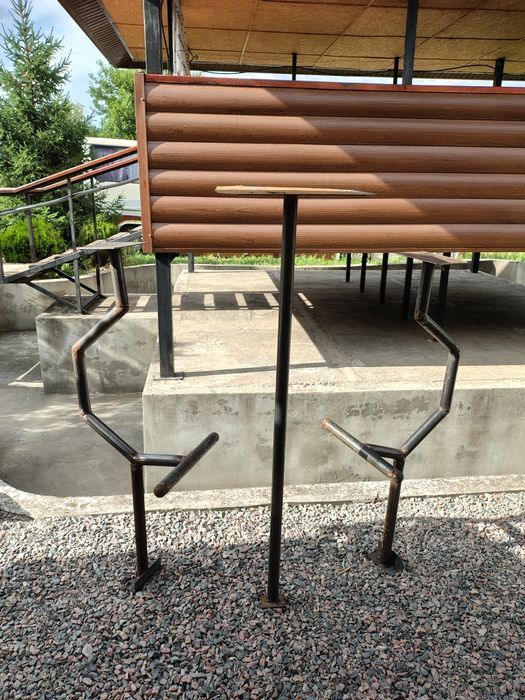 Барный комплект ,стол и два стула