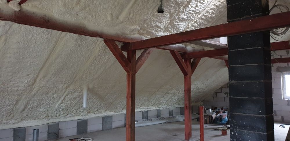 Piana pur ocieplanie stopy poddasza dachy,docieplanie,strych