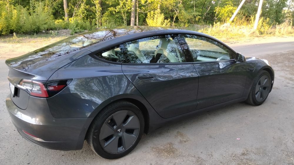 Продам Tesla Model 3 2021