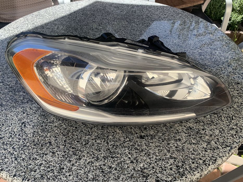 Фара права volvo xc60 (вольво хс60)13-17 рік