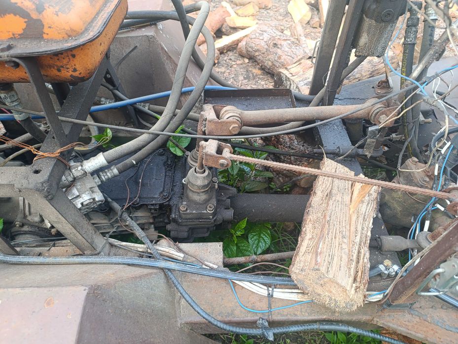 Трактор самоклеп