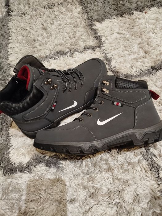 Nowe zimowe buty męskie.