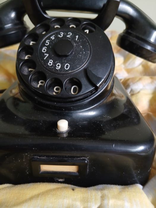 Antigo Telefone anos 30 a 60 todos os meus artigos são entregues em mão  Viseu.