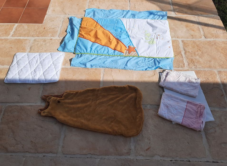 Saco de dormir + Edredão + Conjunto de lençóis  de flanela  para berço+ Resguardo novo