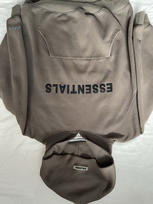 Светр бренду Essentials , теплий, майже новий.