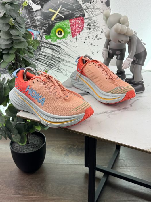 Кросівки Hoka Bondi X 42 розмір Е16474