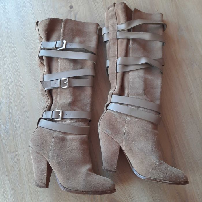 Botas Camurça Cano Alto num.36
