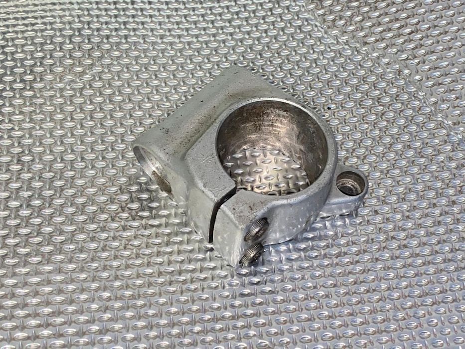 suporte avanço guiador esquerdo yzf 600 thundercat peça usada