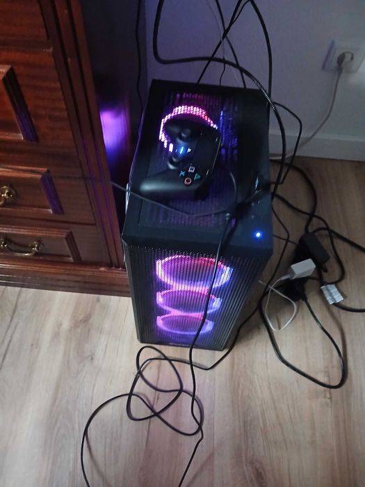 Pc gamer semi novo
