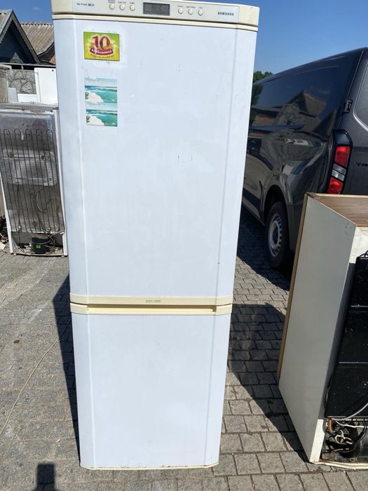 Продам холодильник