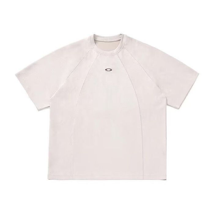 Стильні базові футболка Oakley oversize у мінімалістичному дизайні