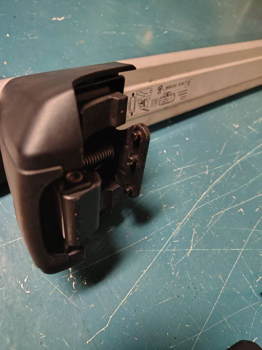 Belki na relingi plus siatka roleta do Audi Q5 2017