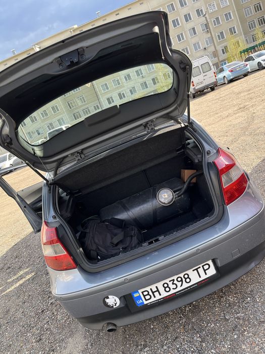 Bmw 1 2006  год газ/бензин