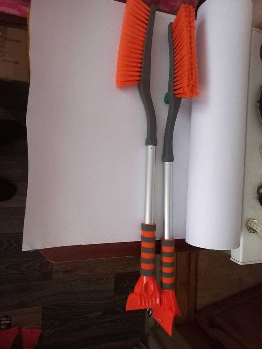 Щітки для автомобіля, щітка із скребком, щітка для снігу і льоду