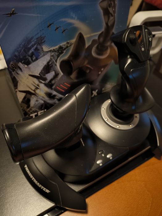 Joystick Thrustmaster T. Flight Hotas X