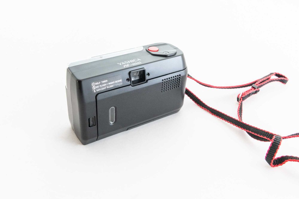 Aparat analogowy na kliszę Yashica AF-mini