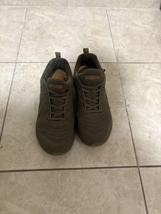 Продам кросівки skechers