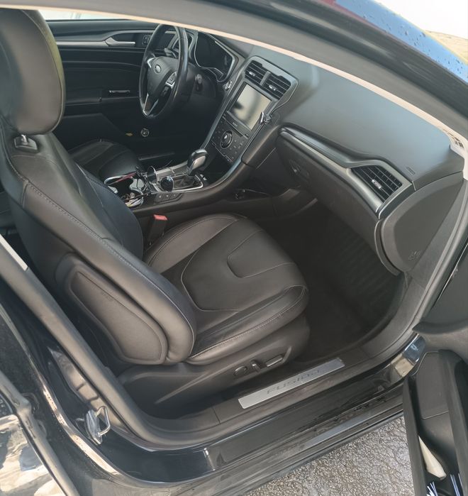 Ford Fusion USA hybryda plug in Titanium