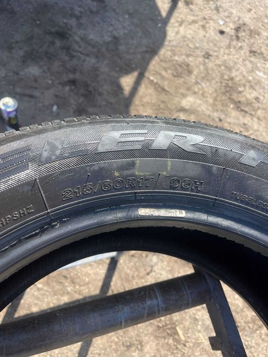 Пара шин Bridgstone Dueler H/P 215/60 R17