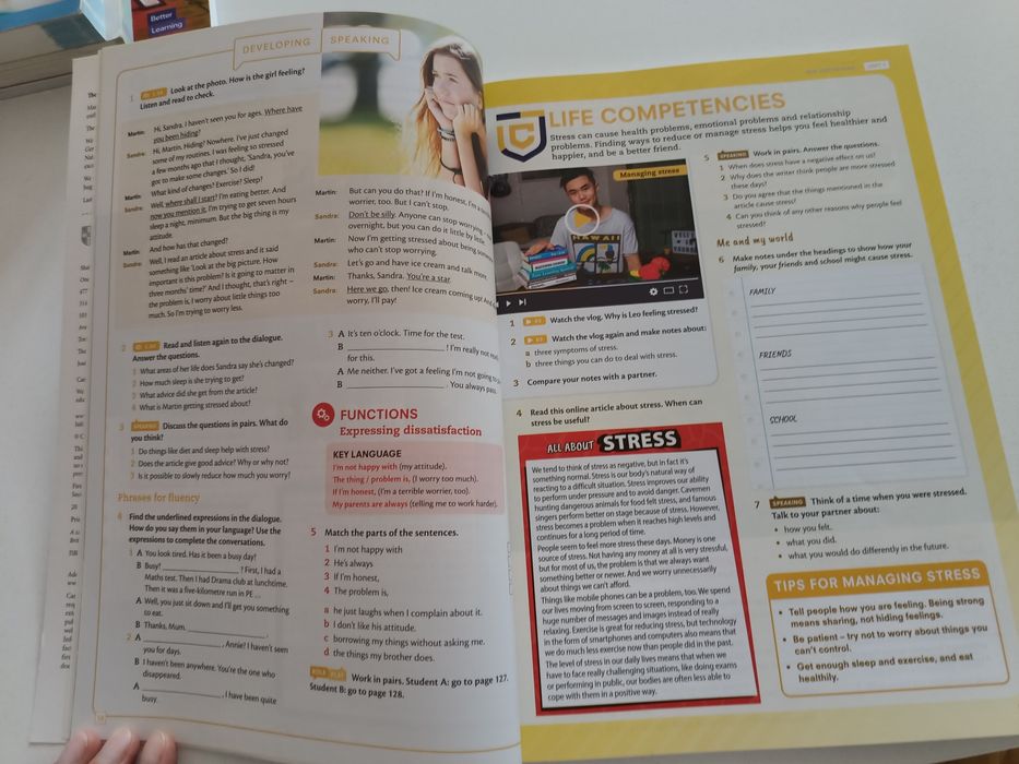 Think Level 3 Student's Book & Workbook (Combo A, drugie wydanie) autorstwa Herberta Puchty i innych.