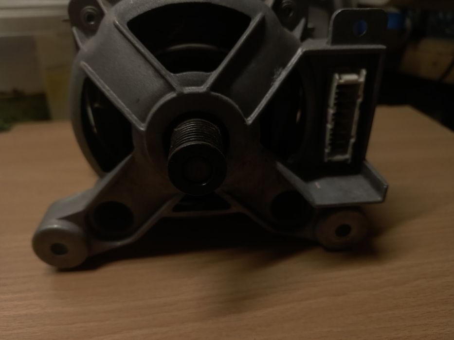 Silnik pralki automatycznej