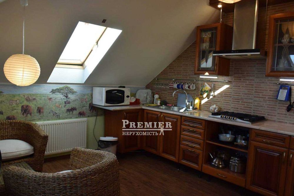 Продам двоповерховий будинок в Фонтанцs