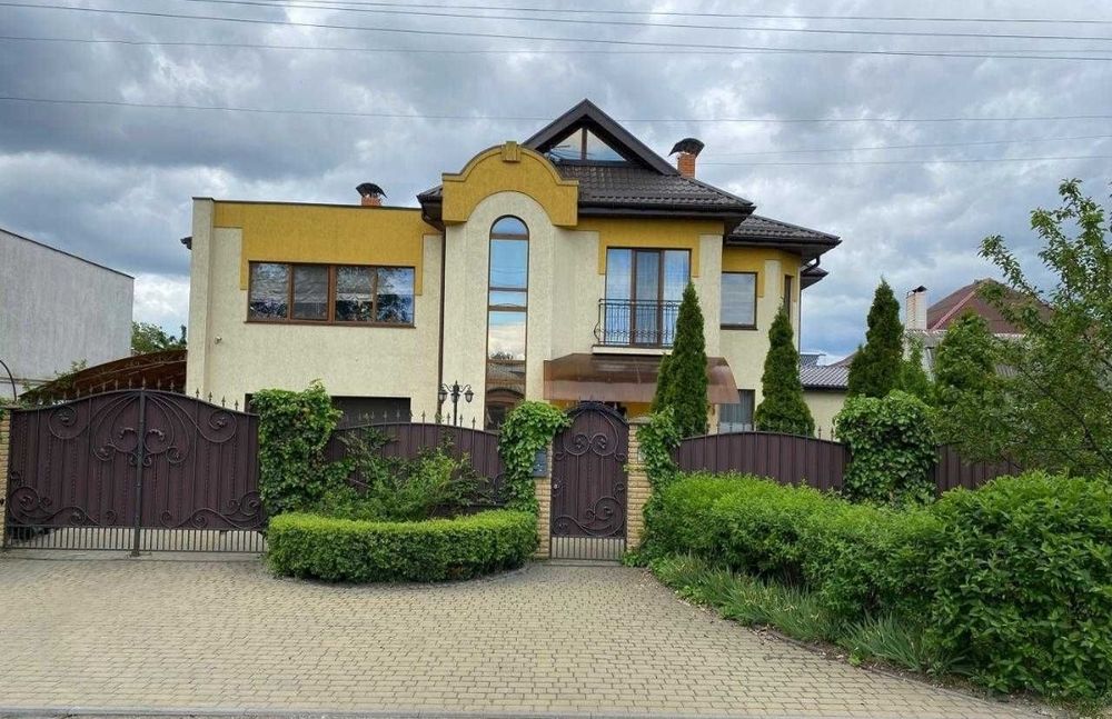 Продаж розкішного будинку на Казбеті!
