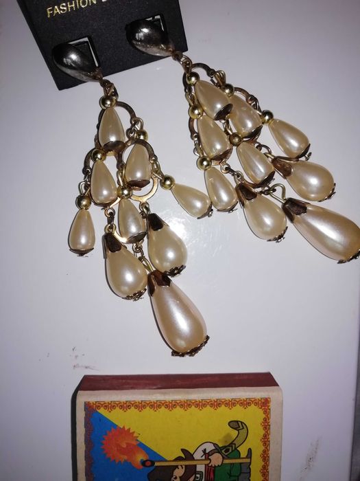 Серьги крупные, нарядные, бижутерия