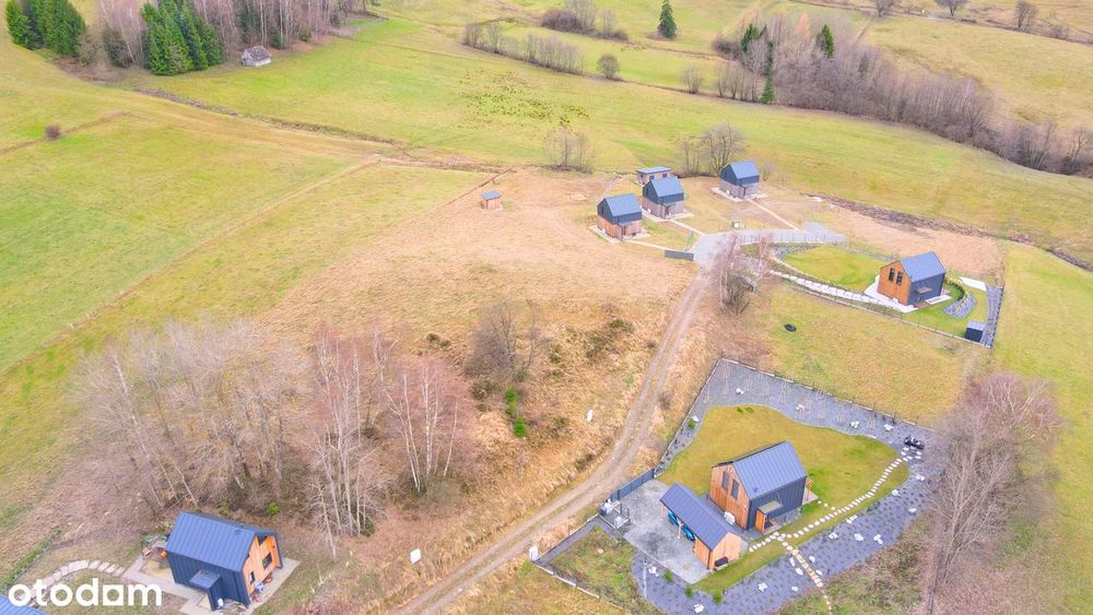 Widok, który spłaca kredyt. 12 arów pod Premium Cabins.