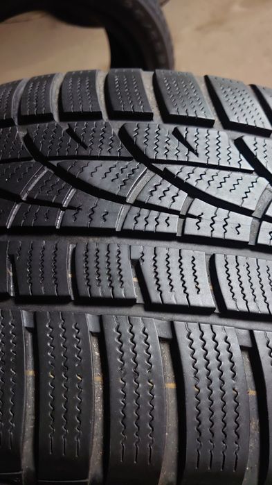Пара зимних шин резина Hankook Winter i'cept evo RUNFLAT 245/50 r18