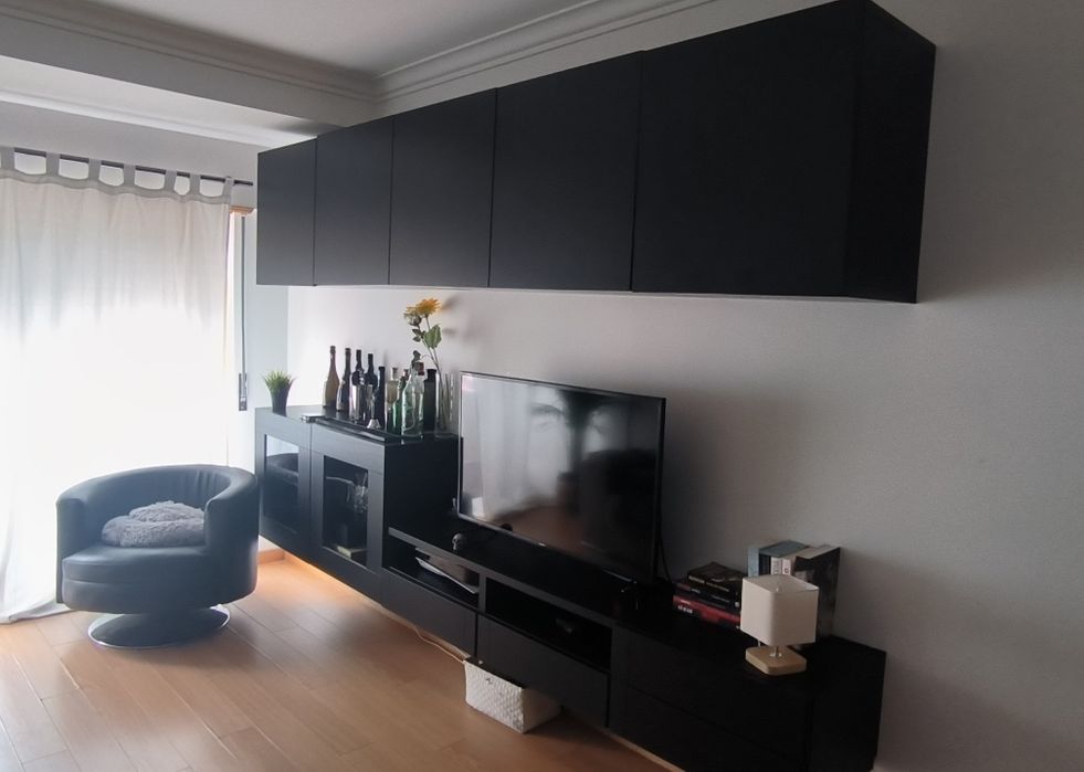 Aparador e armários