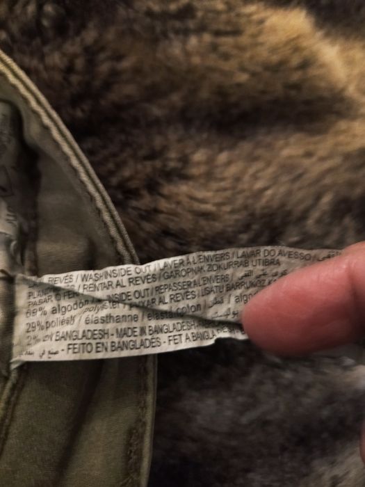 Calças verdes Lefties