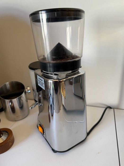 Ekspres ciśnieniowy kolbowy niemiecki ECM profesjonalny 1 grupowy