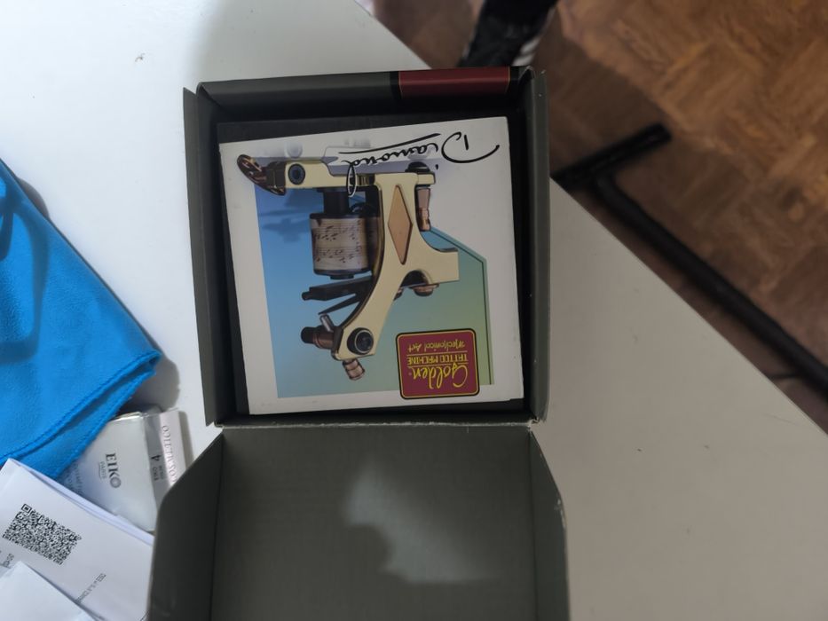 Maquina tattoo golden