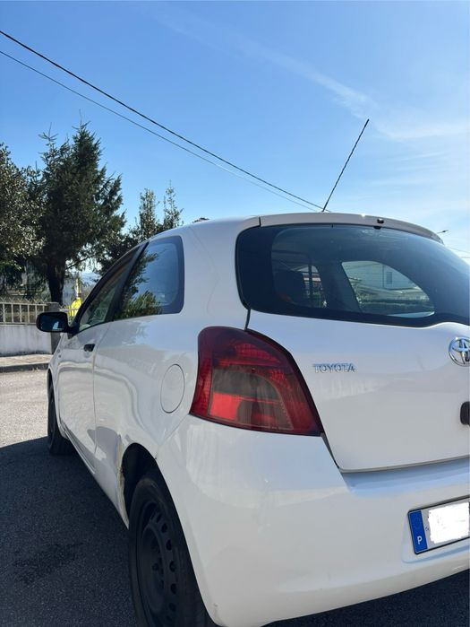 Toyota Yaris 1.4 comercial
