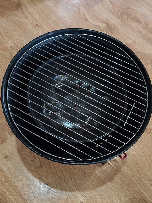 Вугільний гриль для барбекю марки Dangrill.