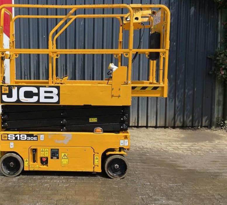 JCB S1930E 8m Electric Scissor Lift