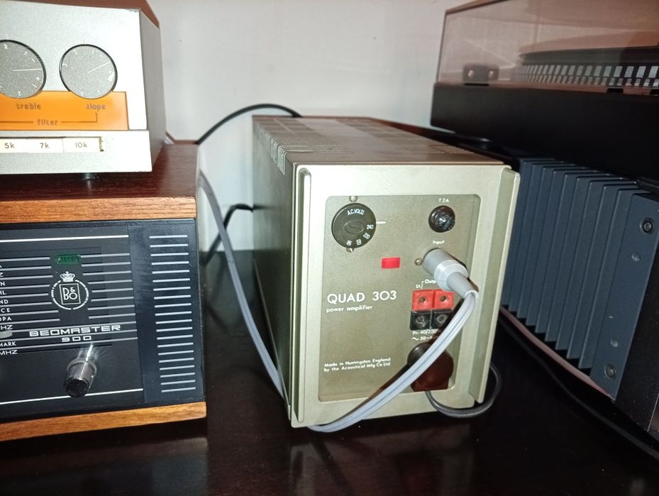 Amplificador QUAD pre33 e Power 303