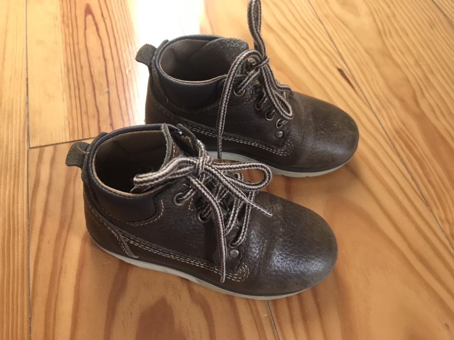 Botas em pele 25