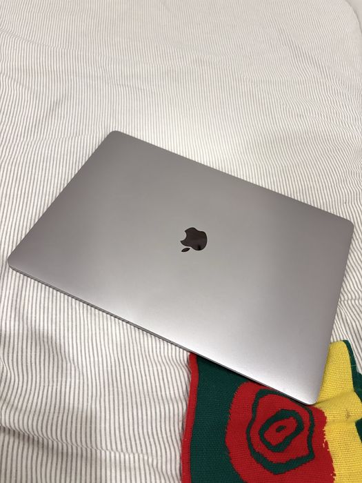 MacBook Pro 2019 Teclado Alemão.