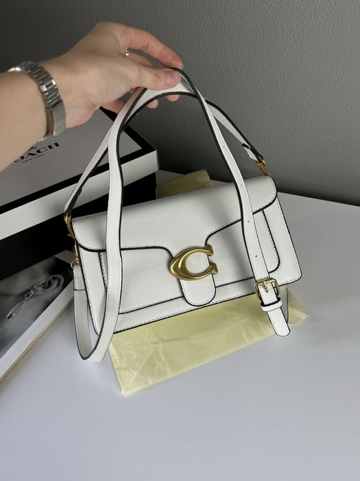 Сумка Coach tabby біла багет женская сумка кроссбоди клатч коуч купити